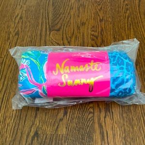 Lilly Pulitzer set of workout towels. 1 large towel, one small towel.